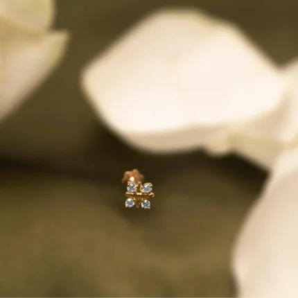 18K Solid Gold 0.20CT Symmetrical Petals Diamond Nose Pin